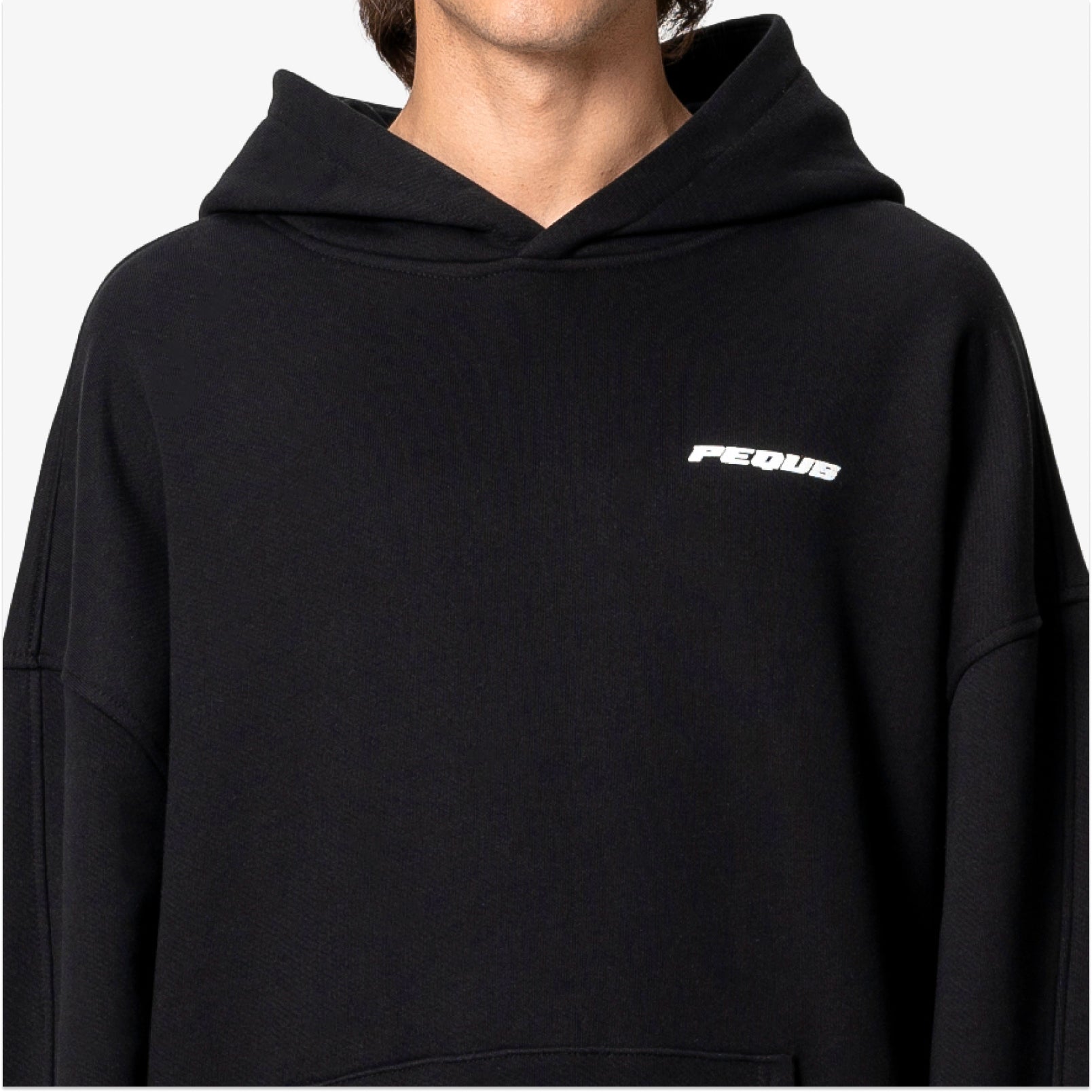 Plágia Chest Logo Hoodie